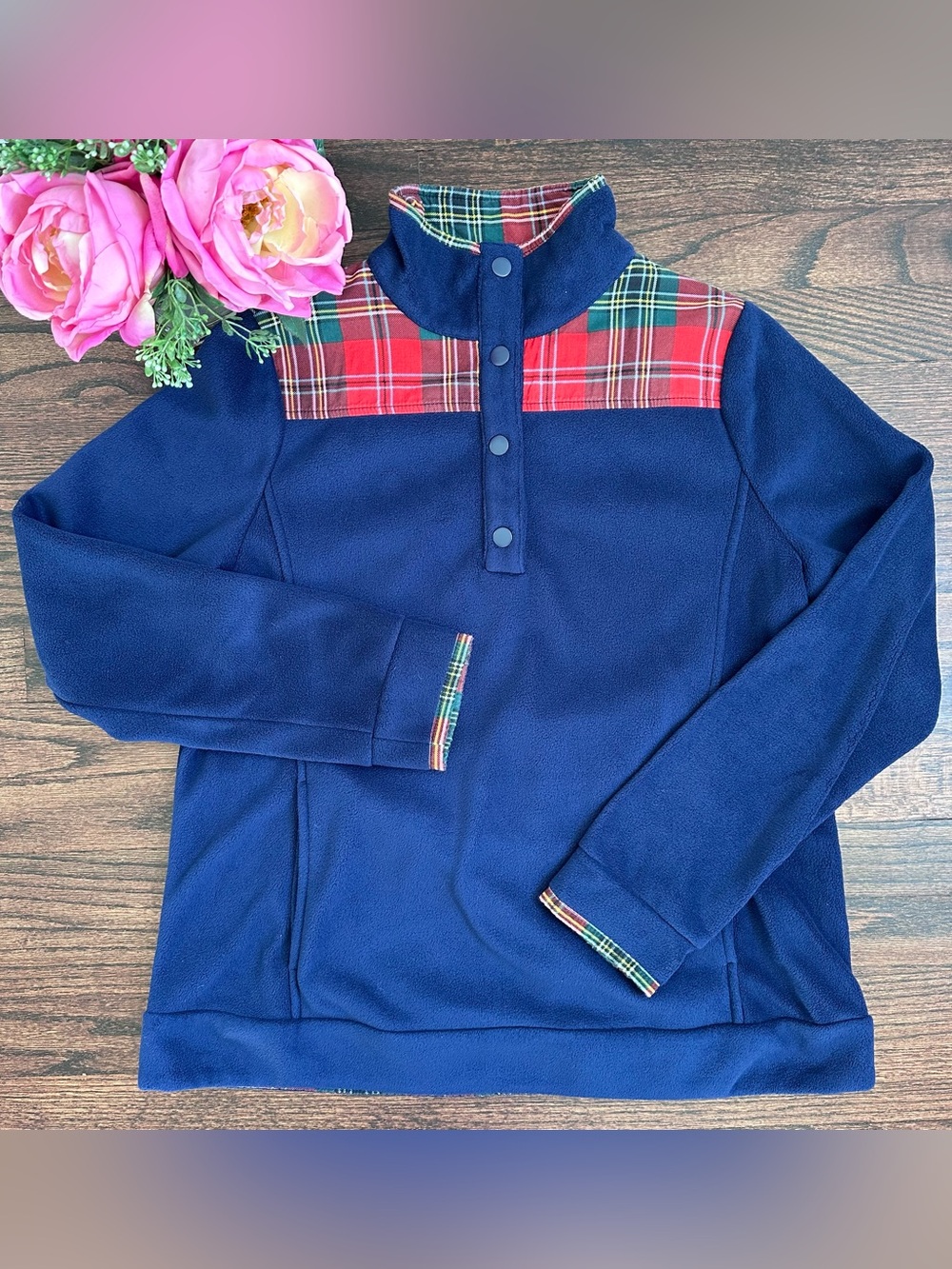 Crown & Ivy plaid fleece snap pullover, size S